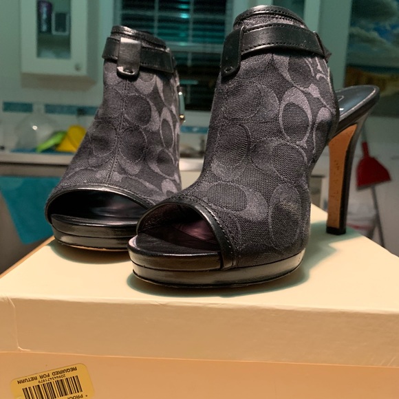 Coach high heels authentic - Picture 2 of 3